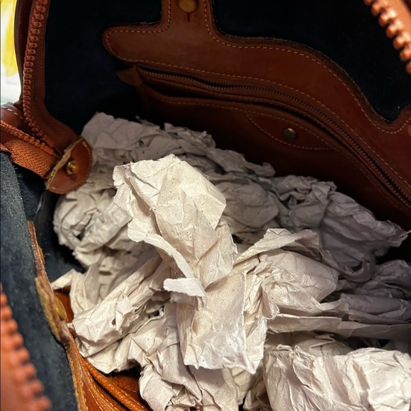 VINTAGE Dooney & Bourke All Weather Leather Norfolk Satchel - Picture 4 of 6